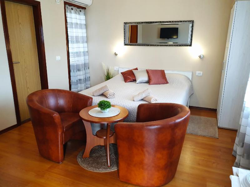 Apartments Zrinka 793 - image 24