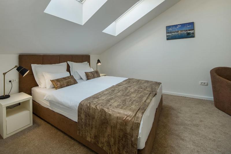 Double or Twin Room - Annex image 4