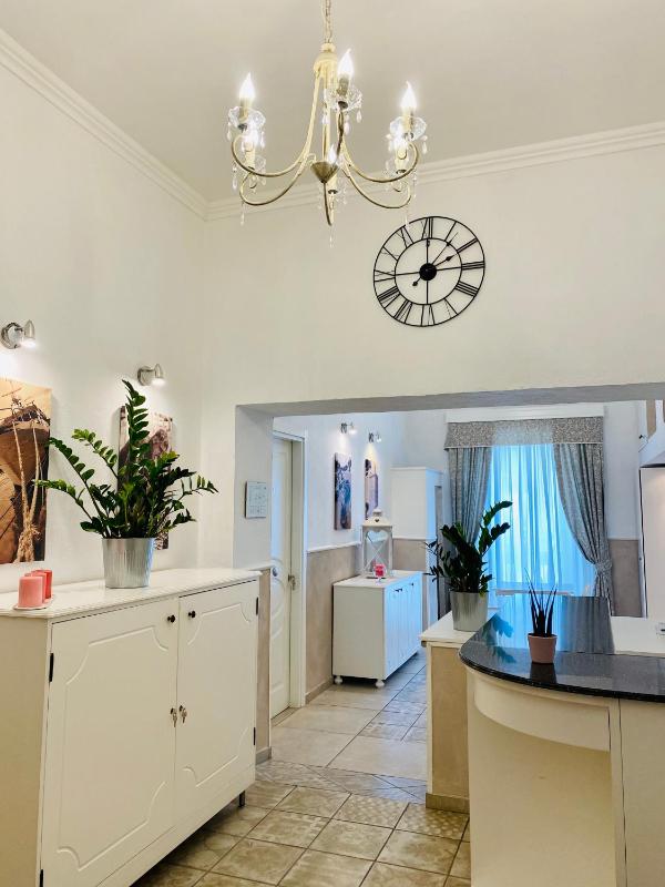Domus Valadier B&B Guesthouse - image 25