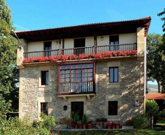 Five-Bedroom House image 1