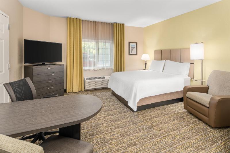 Standard Suite image 1