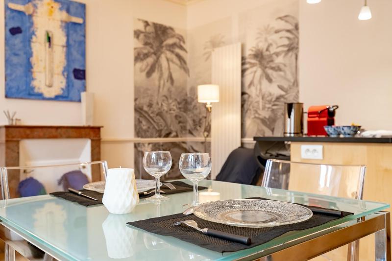 One-Bedroom Apartment image 4