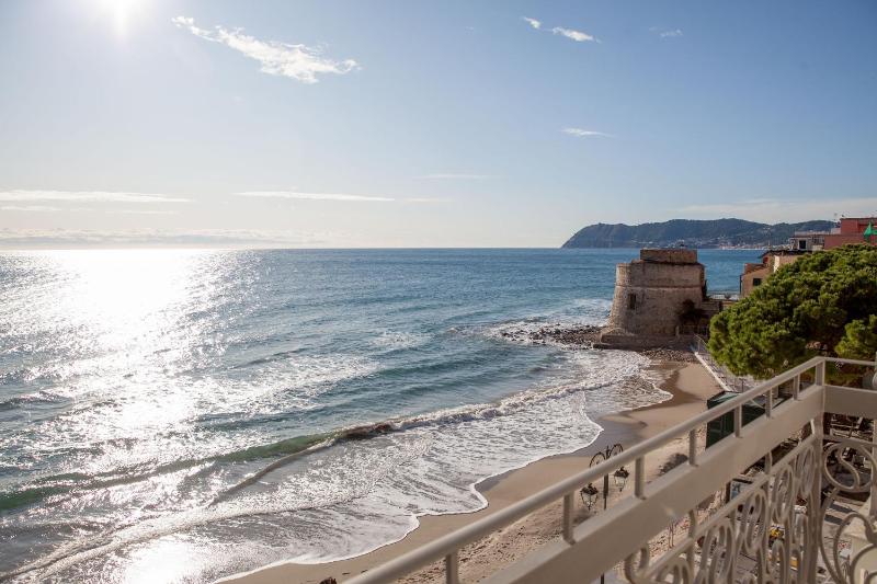 Executive Suite with Sea View image 3