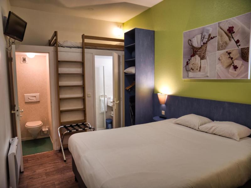Double Room image 4
