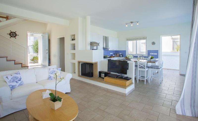 Protaras Seafront Villa Melissa - image 16
