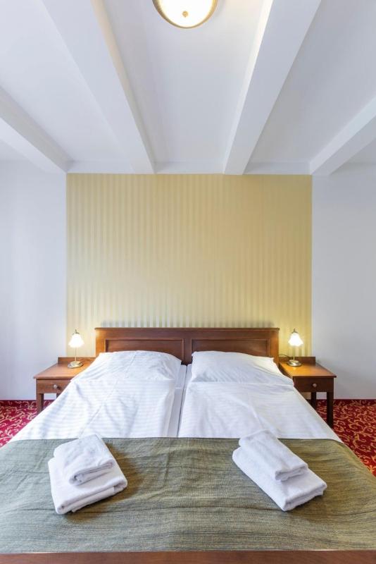 Double or Twin Room image 2