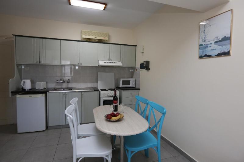 One-Bedroom Apartment (2 - 3 Adults) image 2
