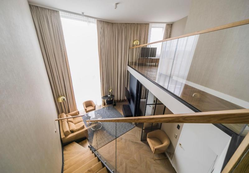 Premium Suite with Balcony image 4
