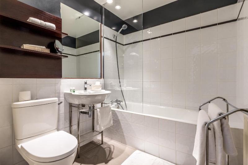Small Double Room with Sea View  image 2