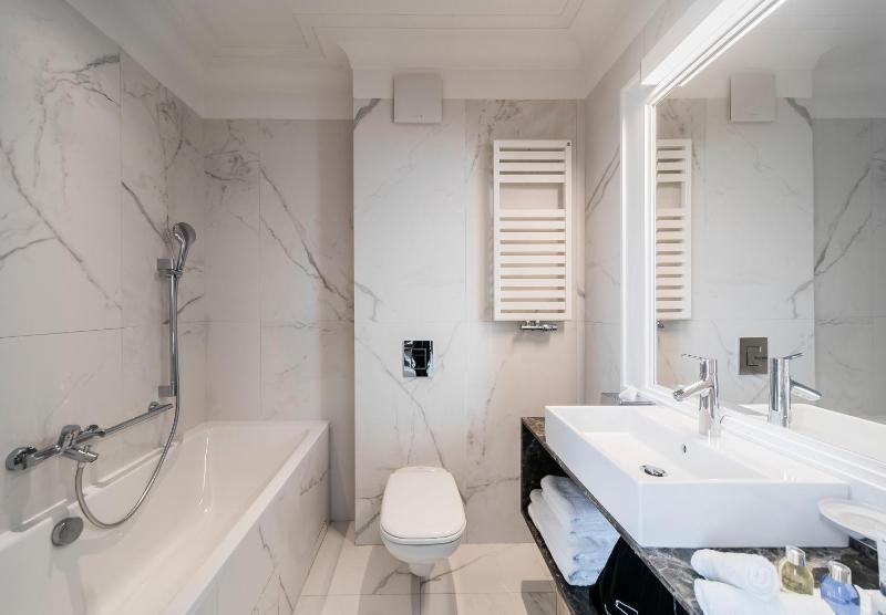 Premium Suite with Balcony image 3