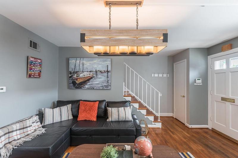 Family Room image 2