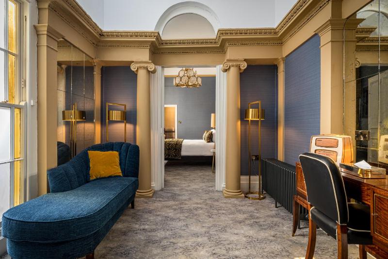 Fabulous Double  image 4