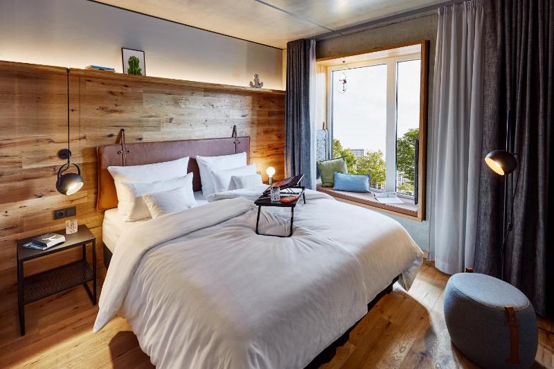 King Room image 1