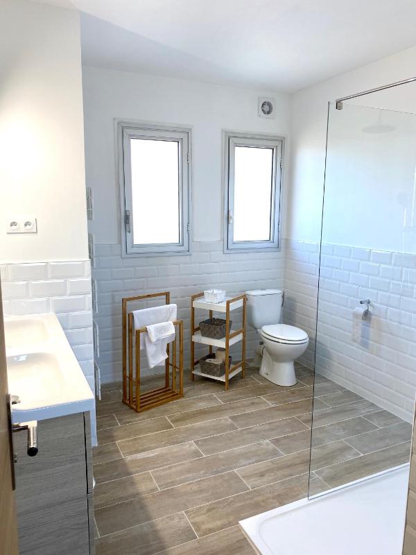 Quadruple Room with Balcony image 2