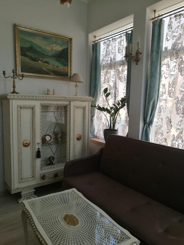 Golden Amber Apartment - image 1