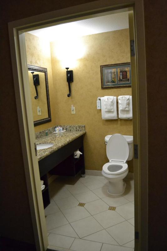 Queen Suite with Two Queen Beds - Accessible/Non-Smoking image 2