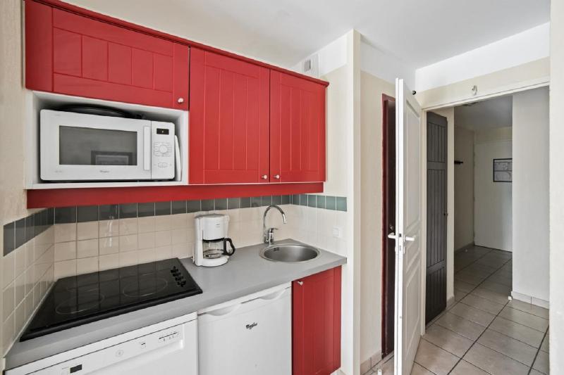 Select One-Bedroom Apartment (4 People) image 3