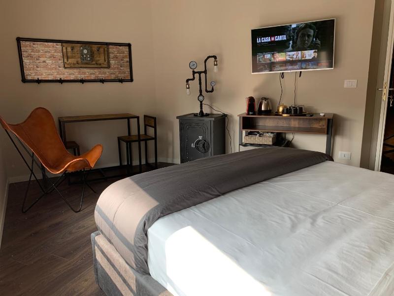 Superior Queen Room image 3
