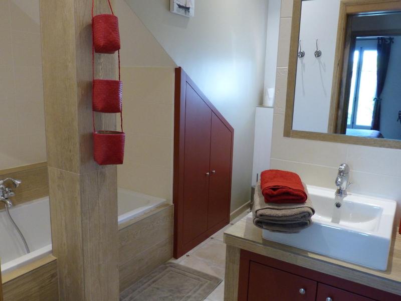 Two-Bedroom House image 2