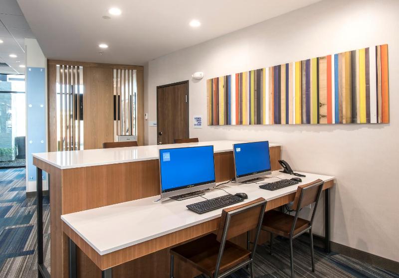 Holiday Inn Express And Suites Phoenix North - Happy Valley By IHG - image 32