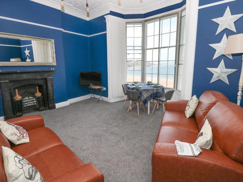 Apartment 3 - image 8