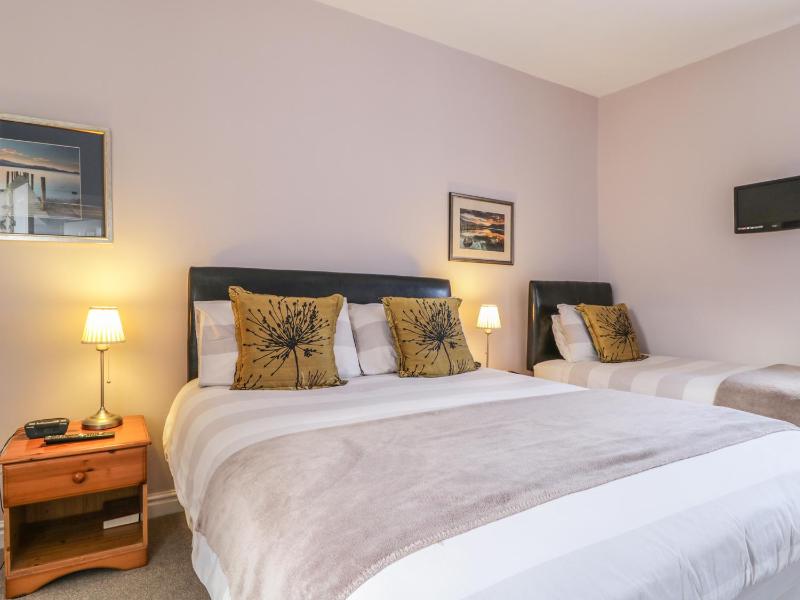 Swinside Cottage - image 7