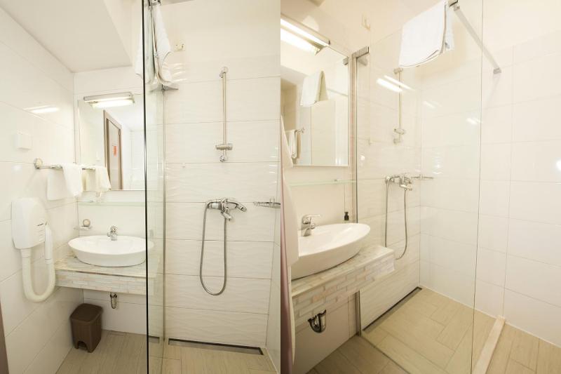 Classic Single Room image 2