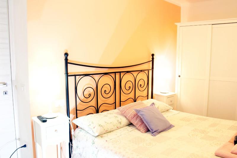 Quadruple Room with Private Bathroom image 3