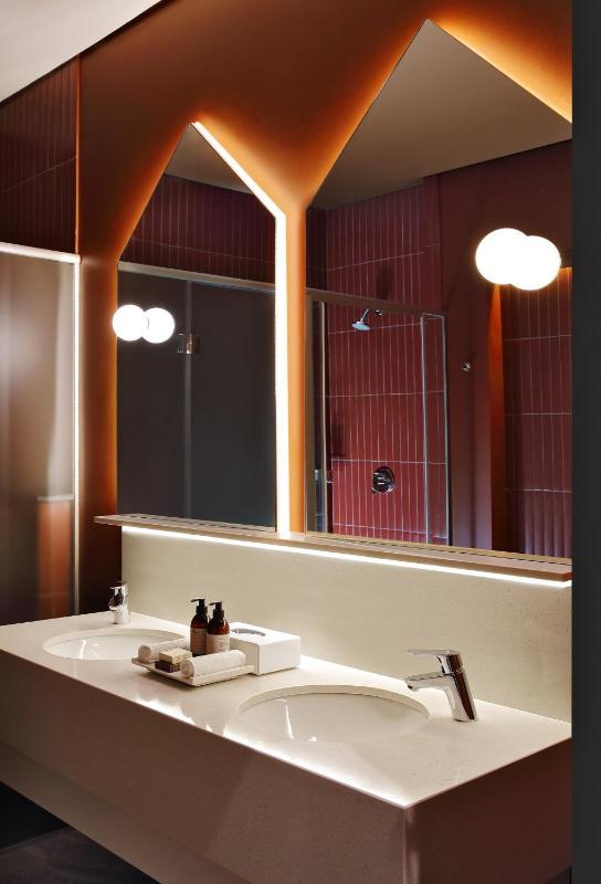Home Suite Hotels Rosebank - image 15