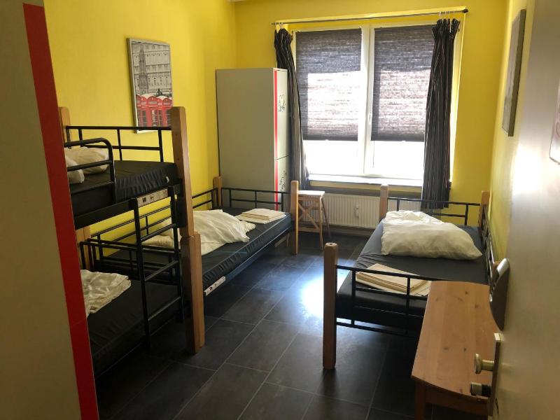 Bed in 4-Bed Dormitory Room (mixed) image 3