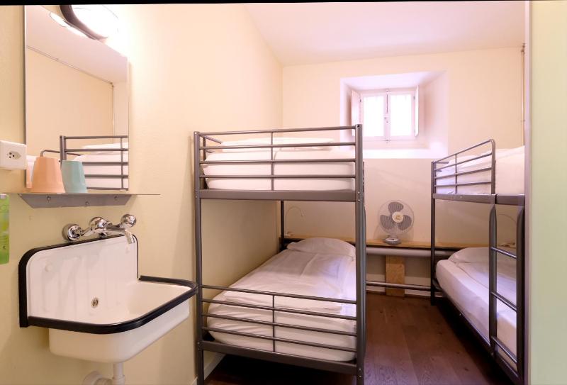Quadruple Room with Private External Bathroom image 3