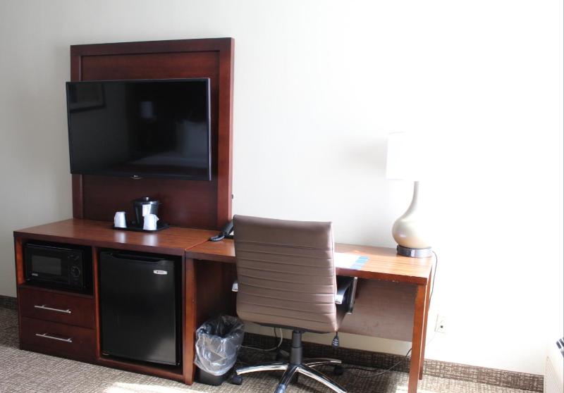 King Room - Accessible/Non-Smoking image 2