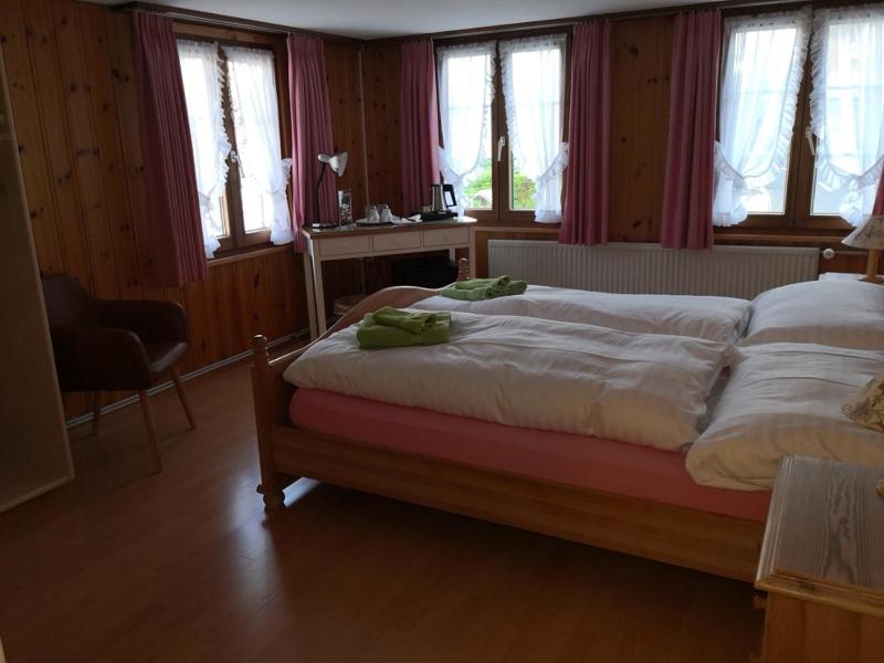 Standard Double Room image 4