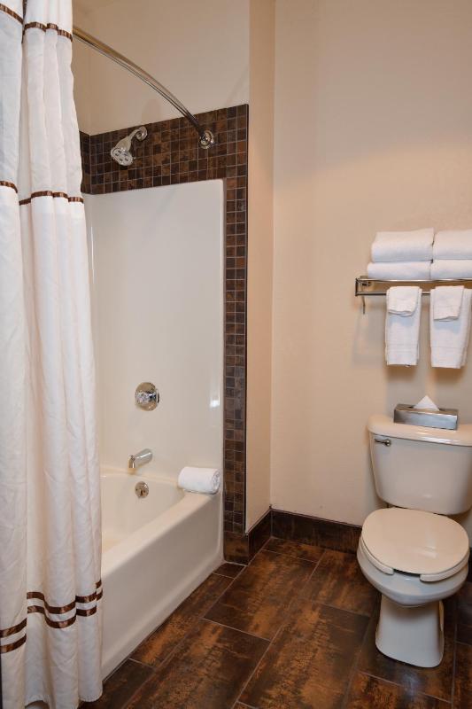 Junior Suite with River View - Non-Smoking image 2
