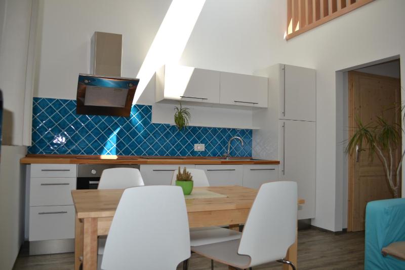 One-Bedroom Apartment image 3