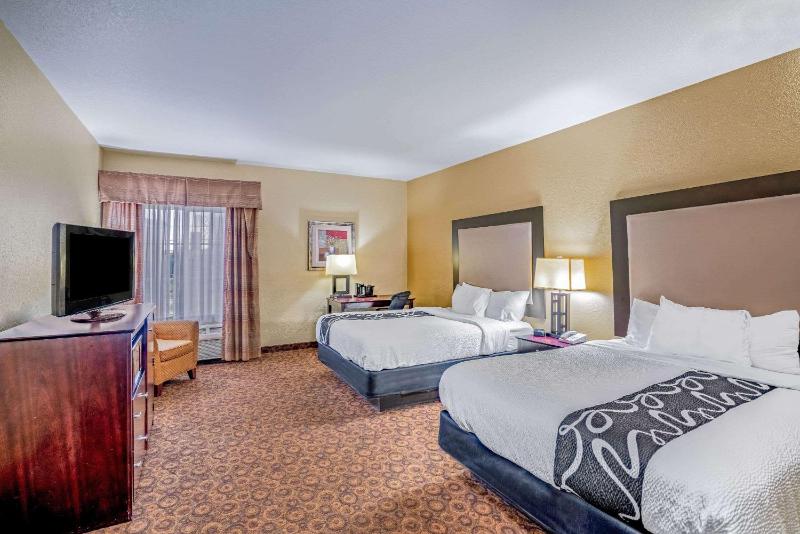 Queen Room with Two Queen Beds - Mobility Access/Non-Smoking image 1