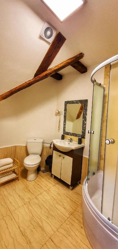 Double Room with Balcony image 2