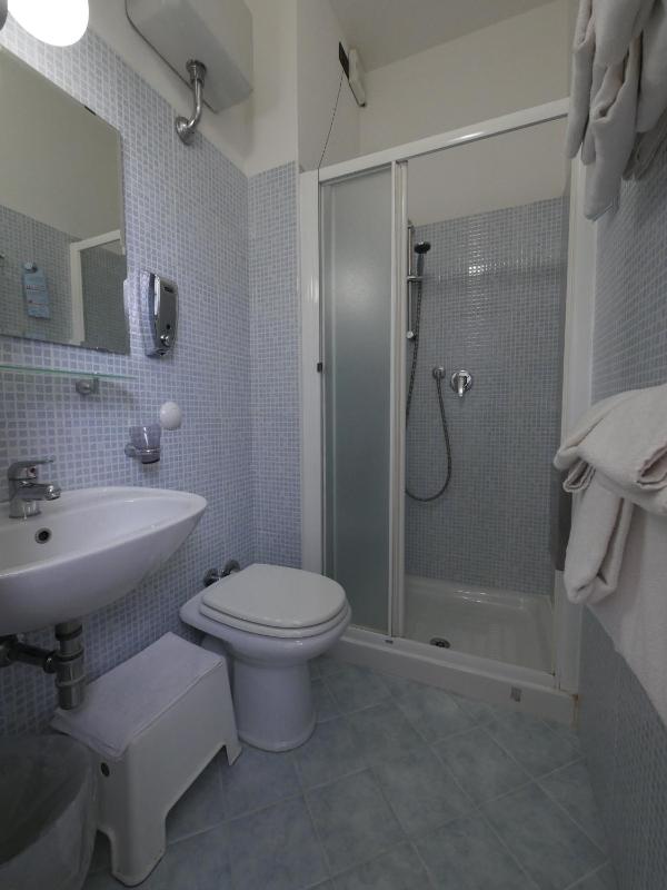 Quadruple Room image 2