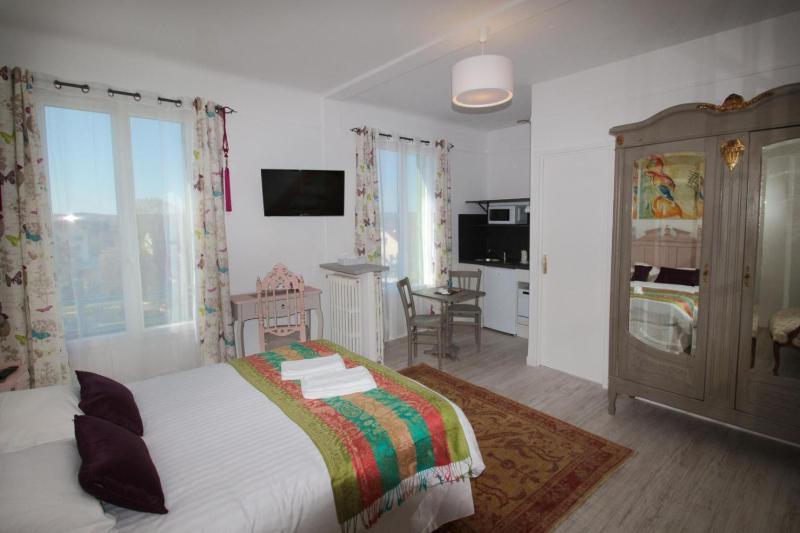 Superior Double Room image 3