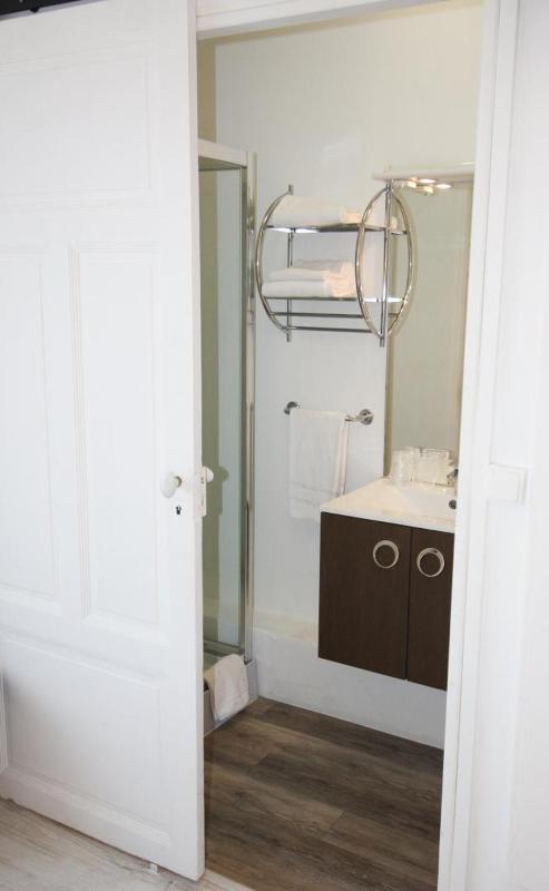 Standard Double Room image 4