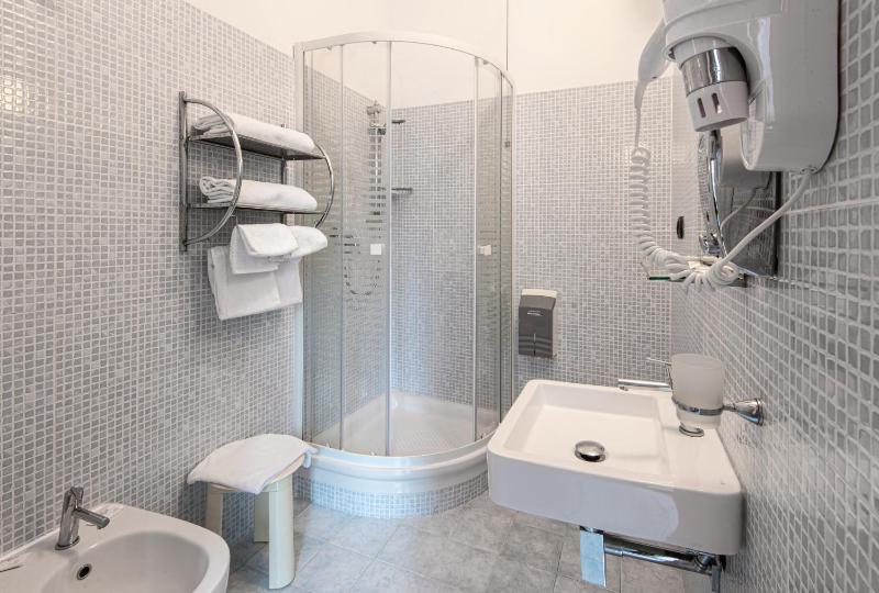 Superior Double or Twin Room image 4