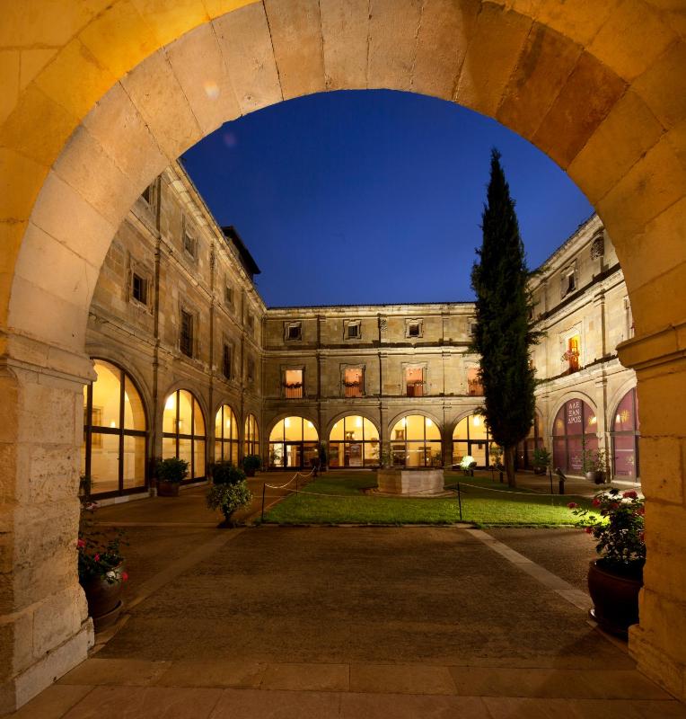 Double or Twin Room with Free Parking image 2