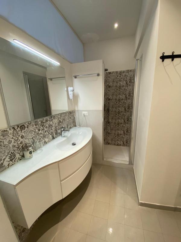 Double Room with Private External Bathroom image 1