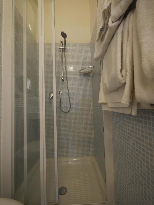 Quadruple Room image 3