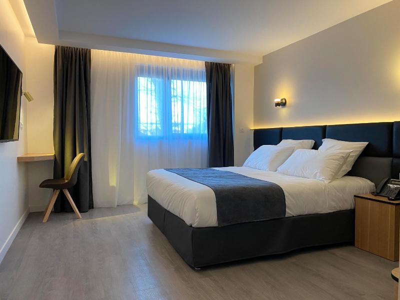 Superior Double Room image 4