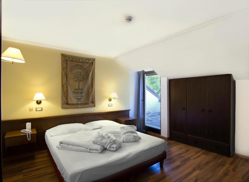 Economy Double or Twin Room image 2