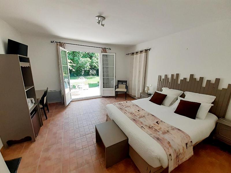Superior Double Room image 3