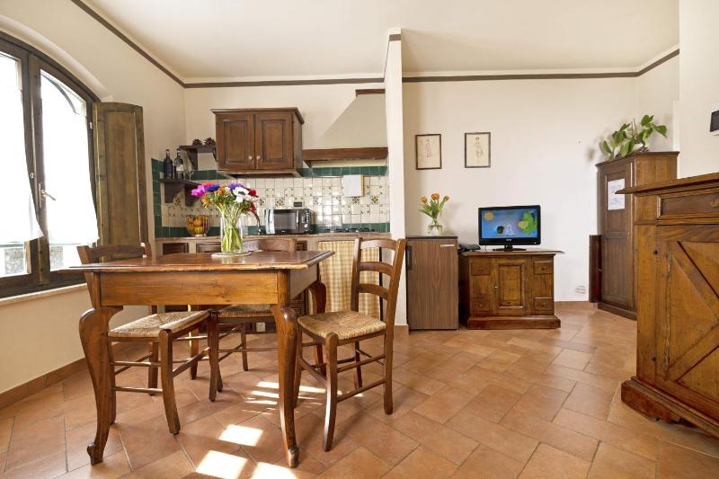 Apartment (3 Adults) image 3