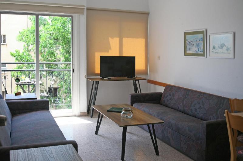 One-Bedroom Apartment with Side Sea View image 2