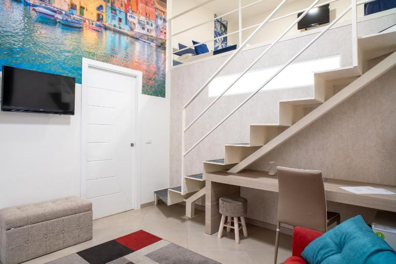 Superior King Room image 2